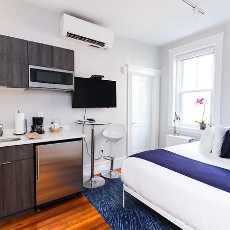 A Stylish Stay W/ A Queen Bed, Heated Floors.. #26 ブルックライン エクステリア 写真