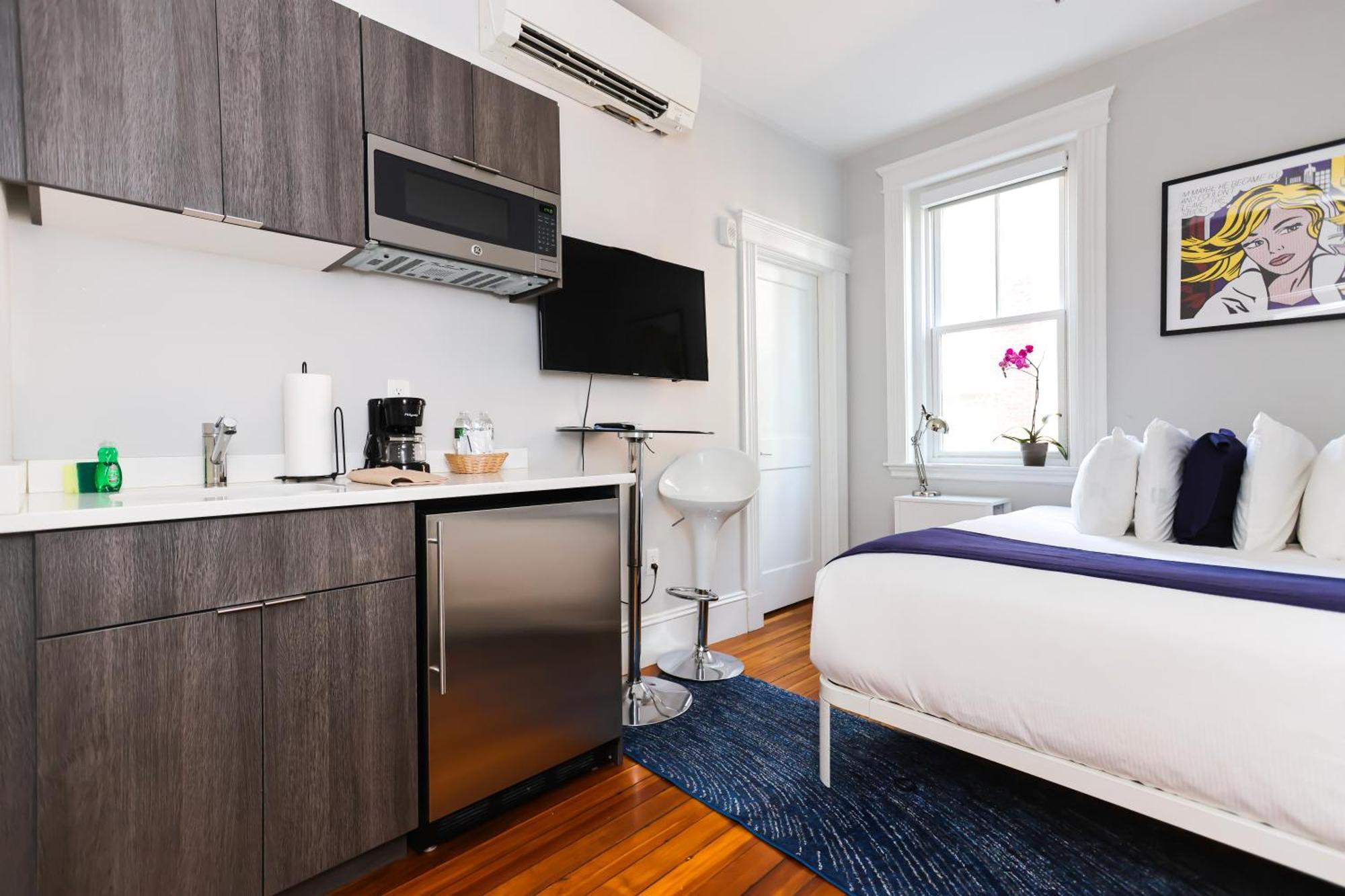 A Stylish Stay W/ A Queen Bed, Heated Floors.. #26 ブルックライン エクステリア 写真